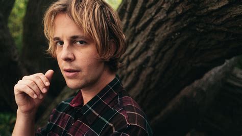 Triumph des Türmers: Eine Musikalische Reise durch die Geschichte von Tom Odell